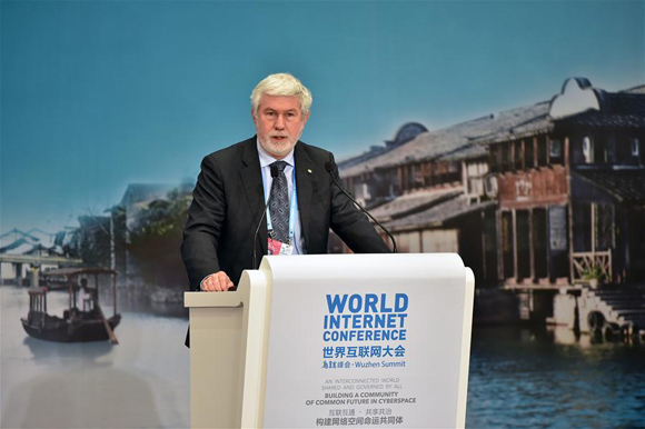Howard E. Michel, president of the Institute of Electrical and Electronics Engineers (IEEE), addresses the closing ceremony of 2015 World Internet Conference in Wuzhen